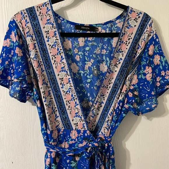 Zesica floral wrap dress size large - Picture 2 of 4